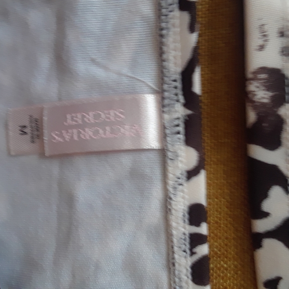 Victoria Secret 2 piece bathing suit - Picture 3 of 3